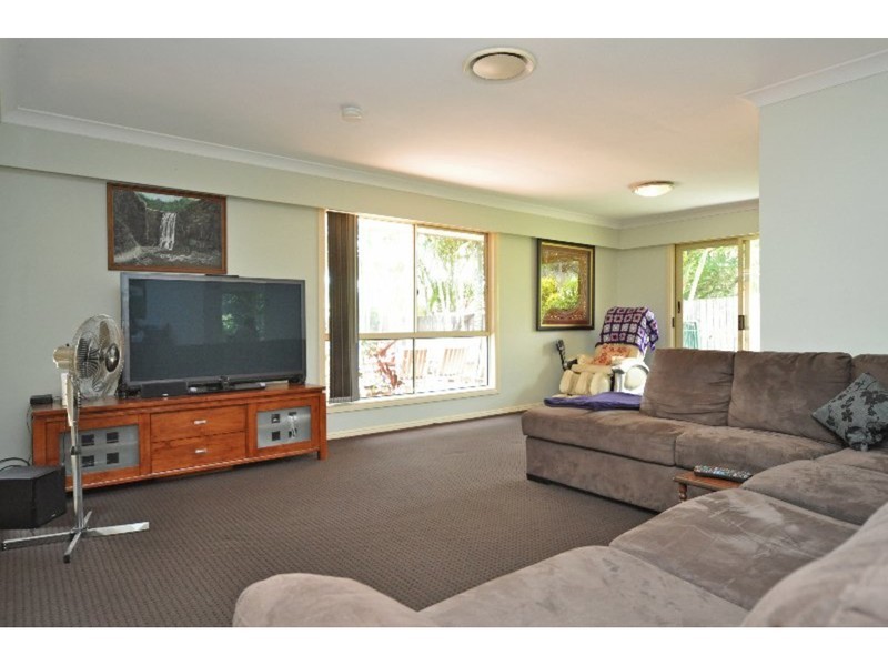 8 Sutton Court, Parkwood QLD 4214