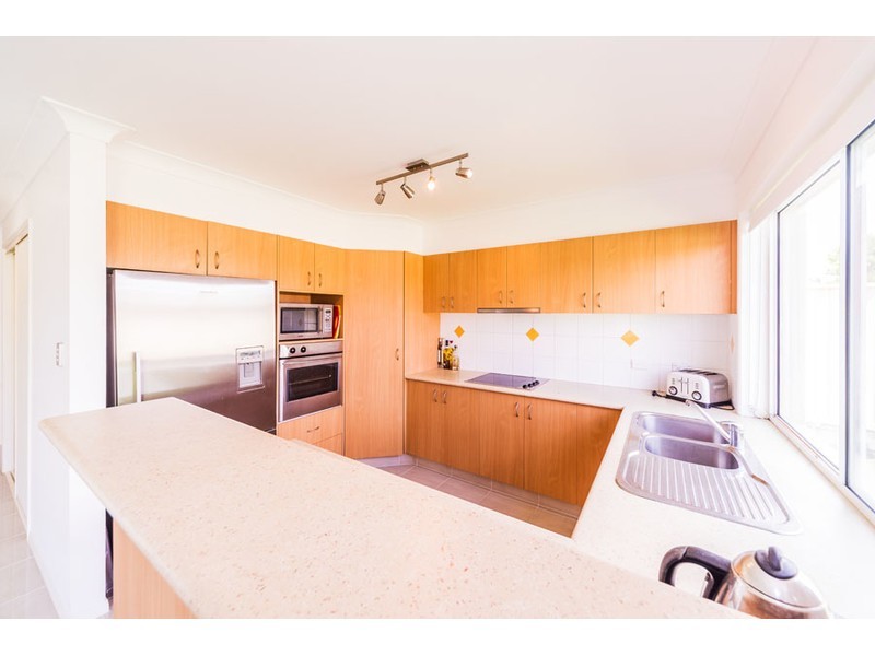 24 Respall Way, Arundel QLD 4214