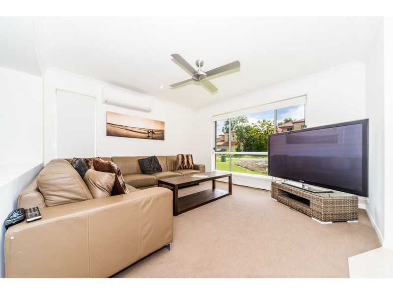 24 Respall Way, Arundel QLD 4214