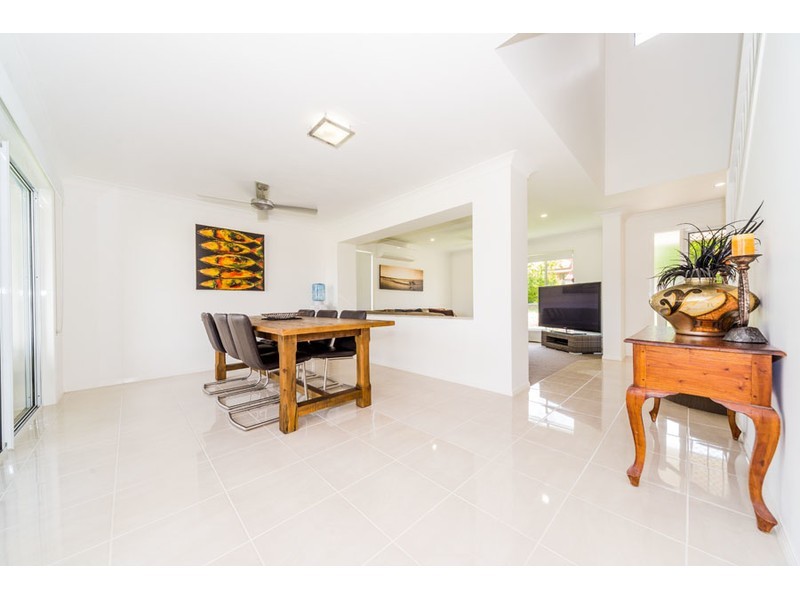 24 Respall Way, Arundel QLD 4214