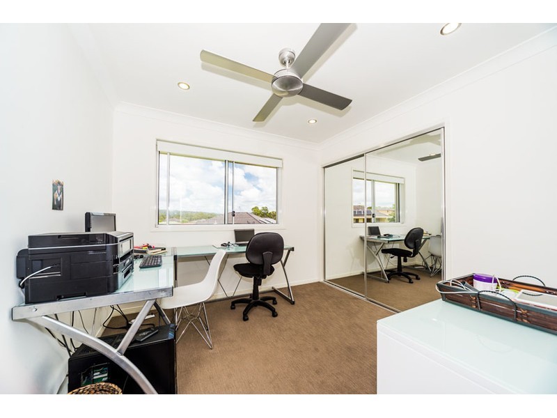 24 Respall Way, Arundel QLD 4214