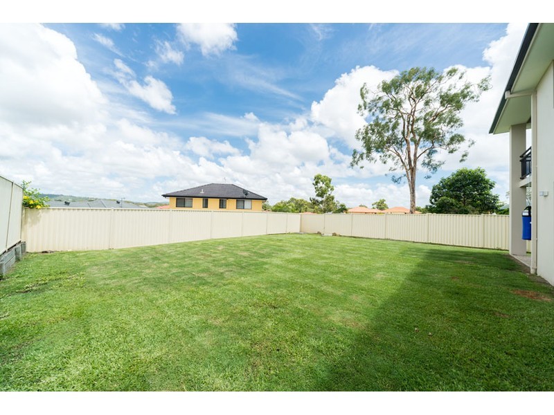 24 Respall Way, Arundel QLD 4214
