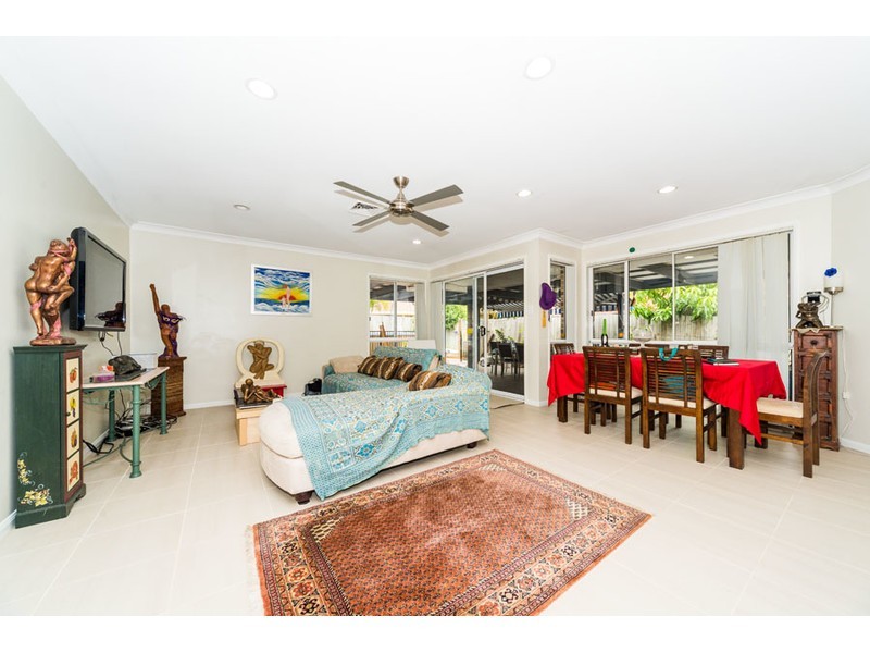 19 Inverness Way, Parkwood QLD 4214