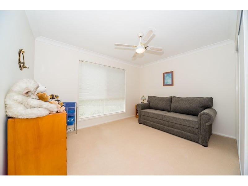 8 Nottinghill Gate Drive, Arundel QLD 4214