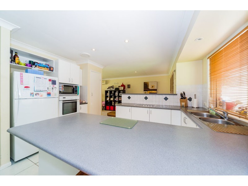 18 Floyd Court, Parkwood QLD 4214