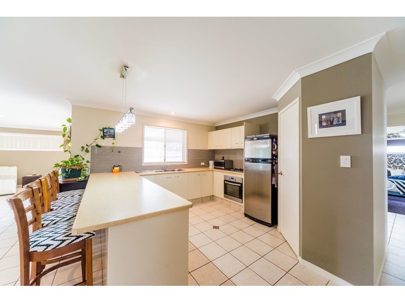 28 Ingles Circuit, Arundel QLD 4214