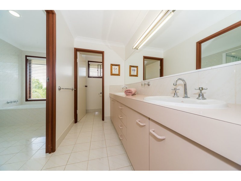 45 Uplands Drive, Parkwood QLD 4214