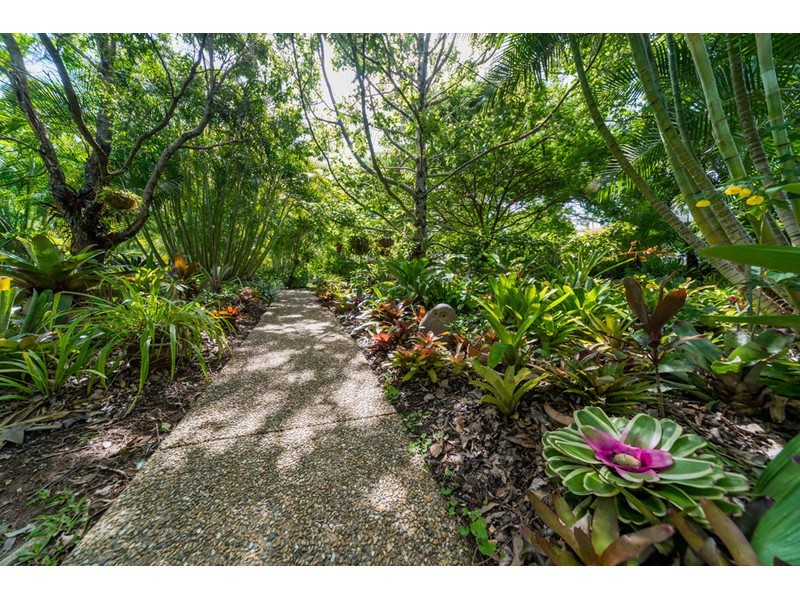 45 Uplands Drive, Parkwood QLD 4214