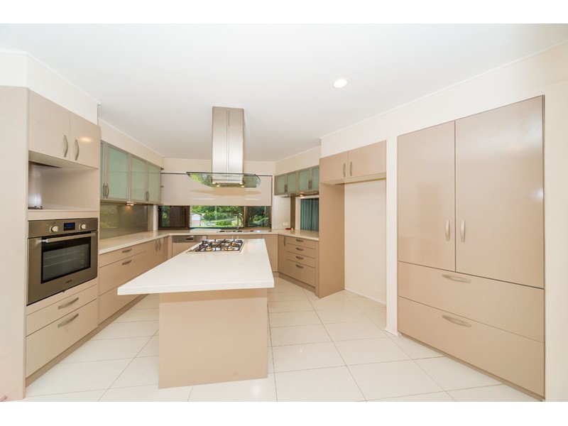 6 Rosebud Close, Parkwood QLD 4214