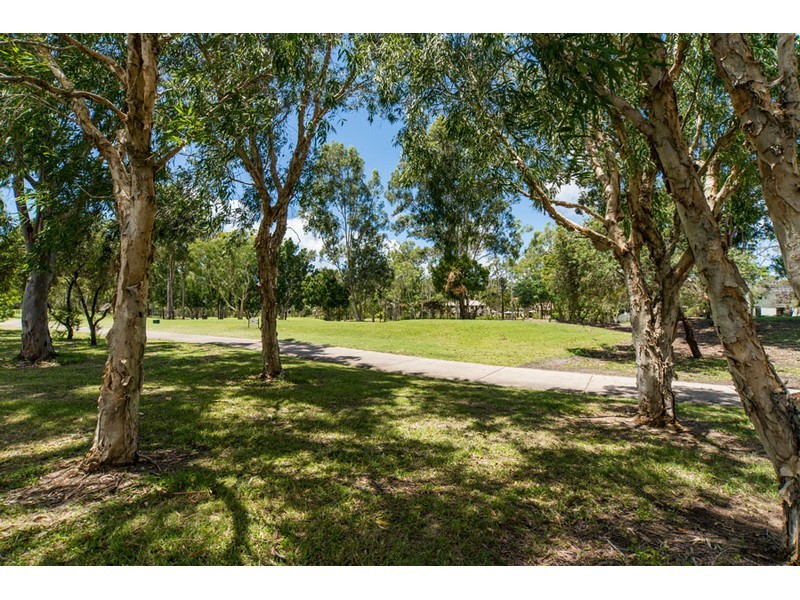 5 Hazel Court, Arundel QLD 4214