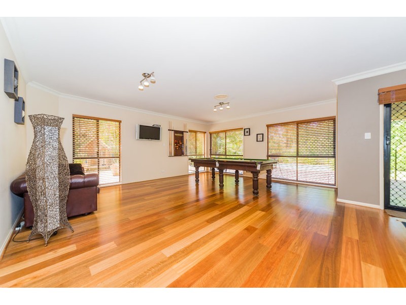 5 Hazel Court, Arundel QLD 4214