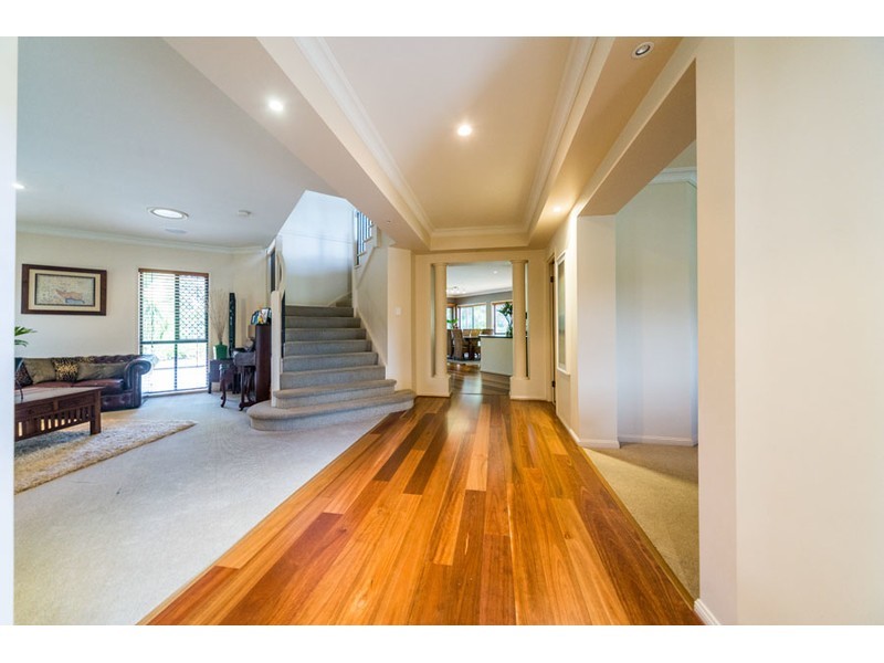 5 Hazel Court, Arundel QLD 4214