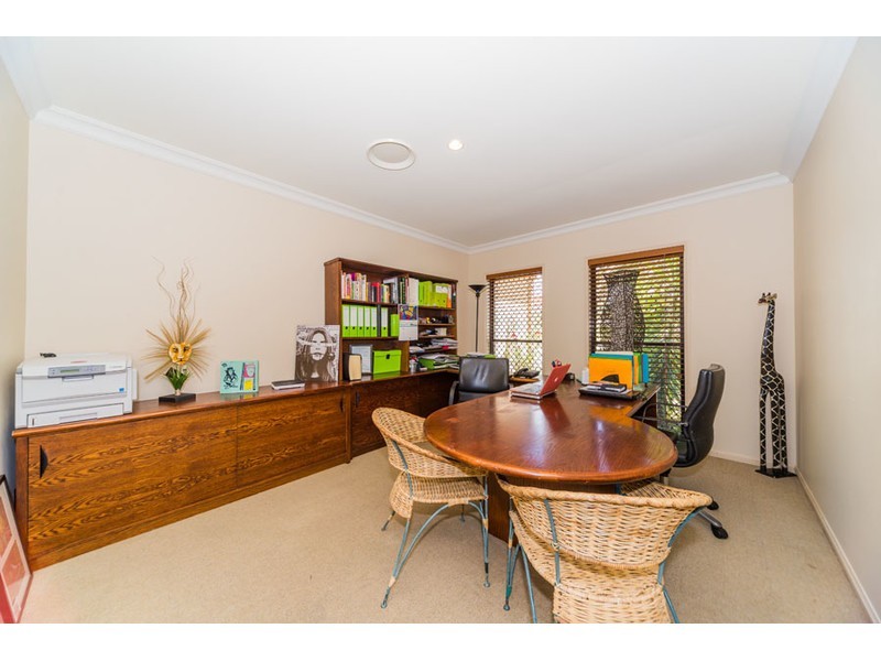 5 Hazel Court, Arundel QLD 4214