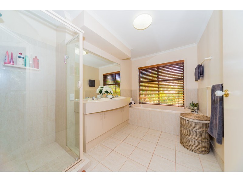 5 Hazel Court, Arundel QLD 4214