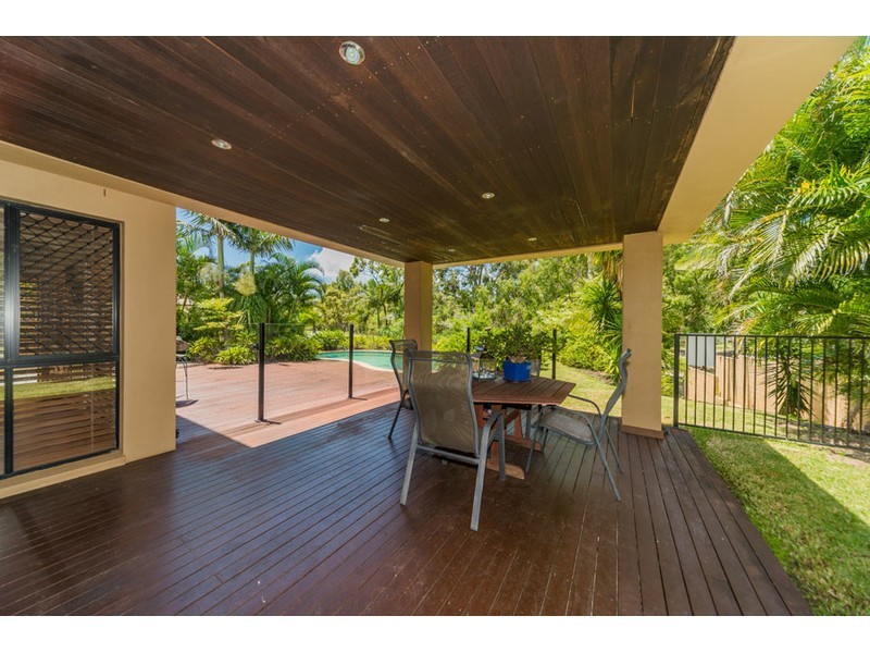 5 Hazel Court, Arundel QLD 4214