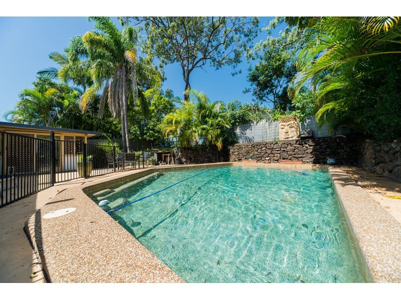 13 Winani Drive, Ashmore QLD 4214