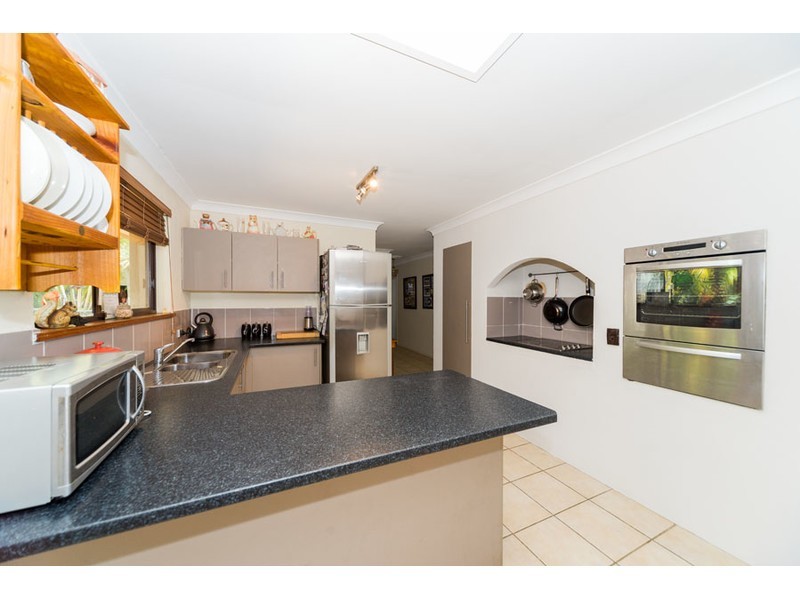 13 Winani Drive, Ashmore QLD 4214