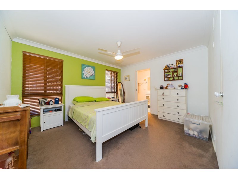 13 Winani Drive, Ashmore QLD 4214