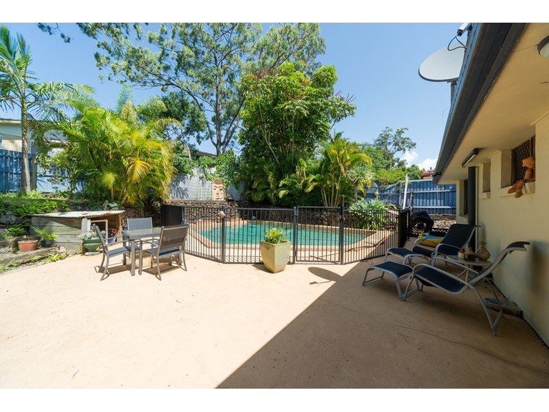 13 Winani Drive, Ashmore QLD 4214