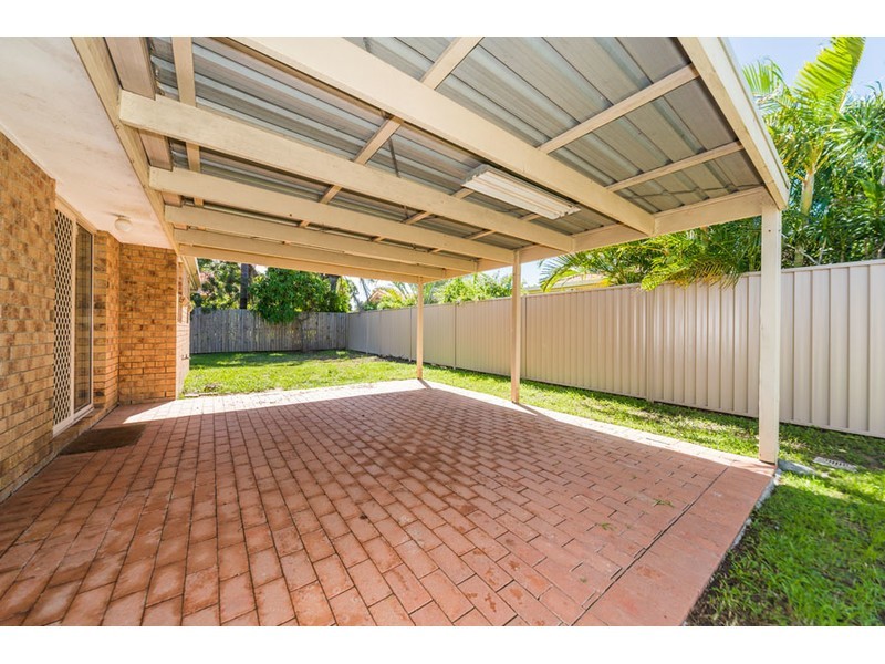 2/4 Stephanie Court, Labrador QLD 4215