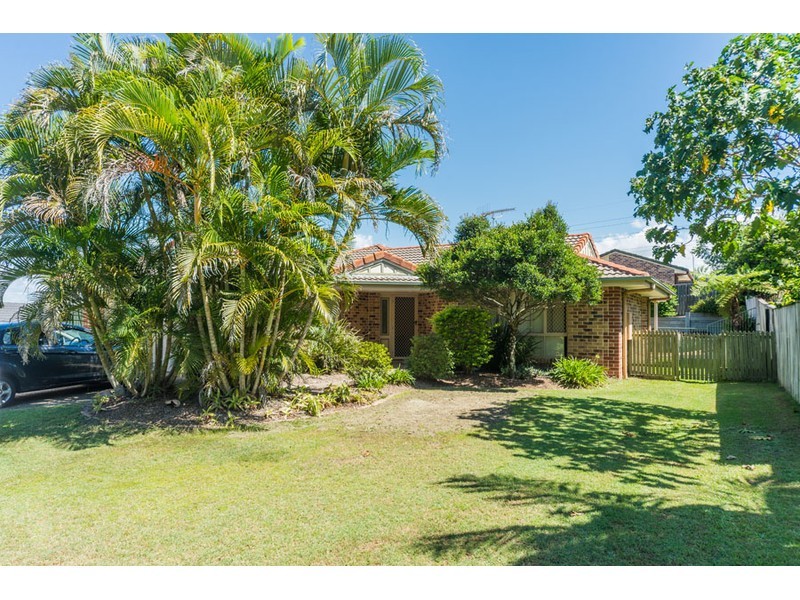 6 White Cap Close, Pacific Pines QLD 4211