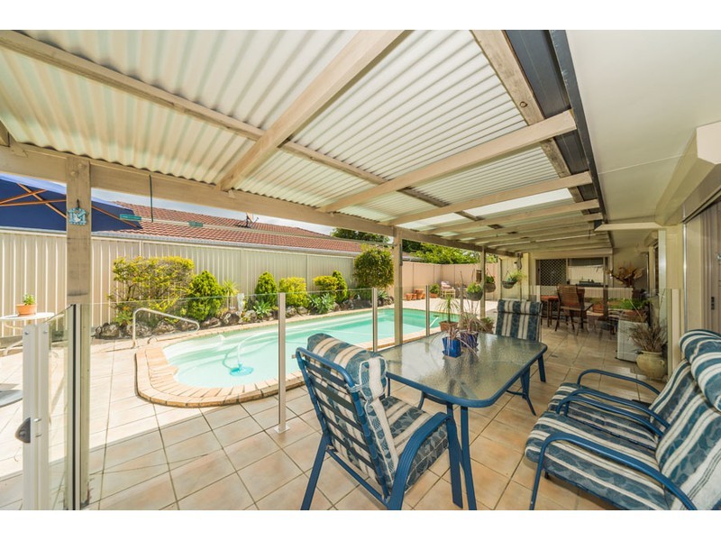5 Clubhouse Drive, Arundel QLD 4214