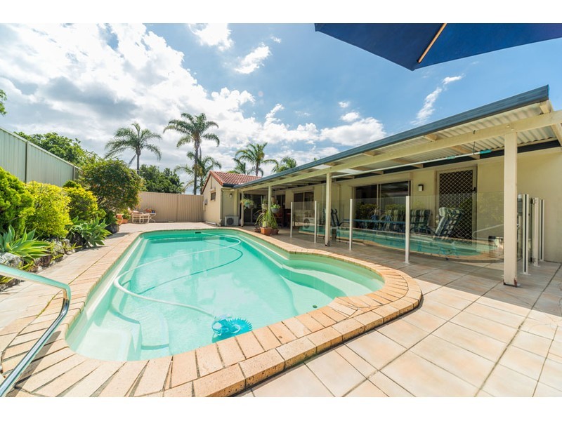 5 Clubhouse Drive, Arundel QLD 4214