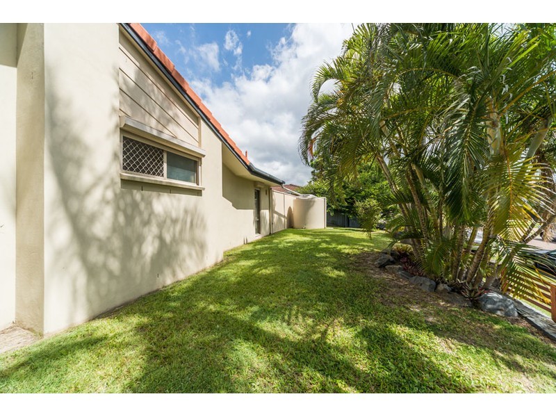 5 Clubhouse Drive, Arundel QLD 4214