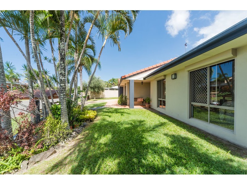 5 Clubhouse Drive, Arundel QLD 4214