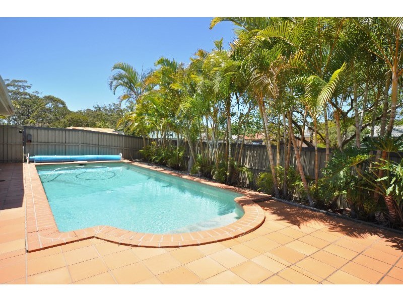 18 Castle Rock Street, Parkwood QLD 4214