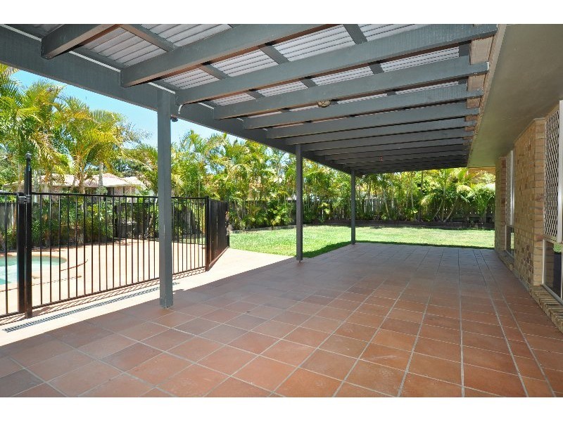 18 Castle Rock Street, Parkwood QLD 4214