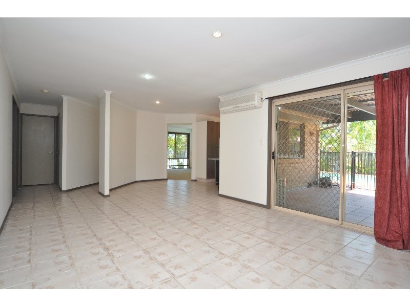 18 Castle Rock Street, Parkwood QLD 4214