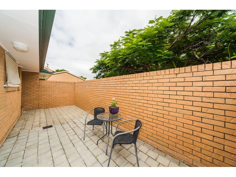 2/35 McMillan Street, Labrador QLD 4215