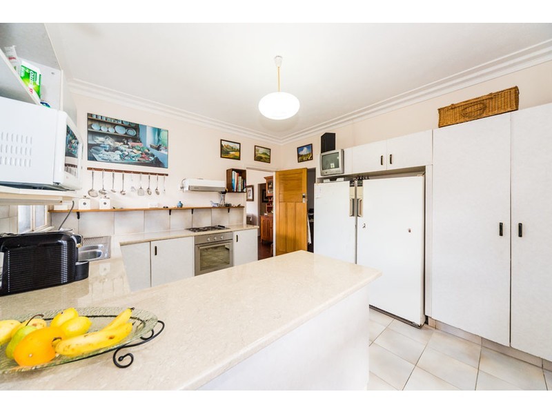 72 Falconer Street, Southport QLD 4215