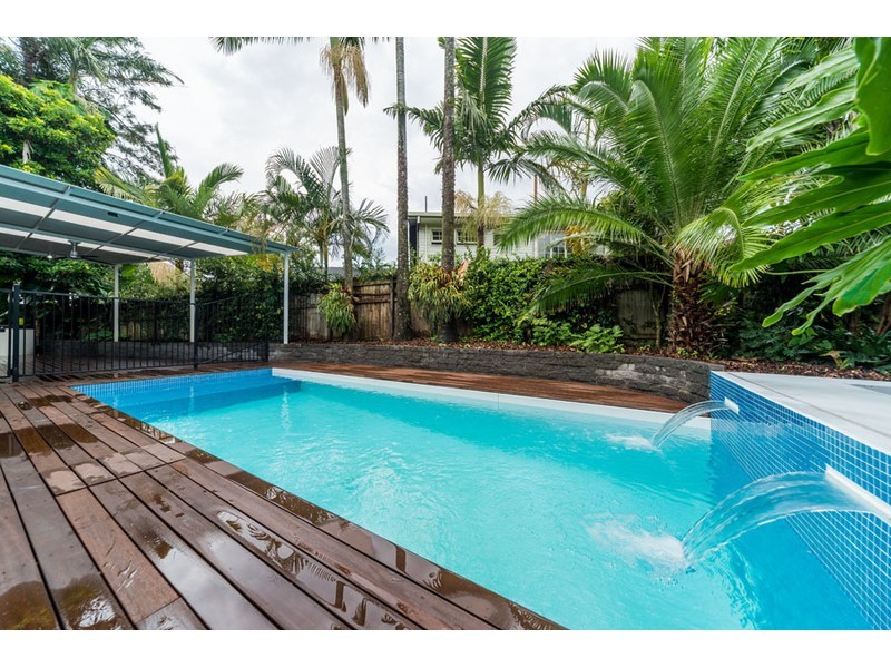86 Benowa Road, Southport QLD 4215