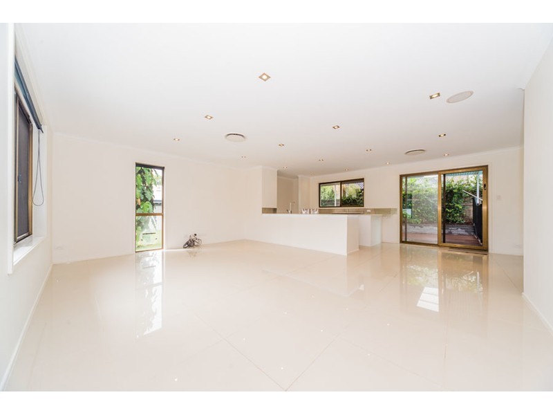 86 Benowa Road, Southport QLD 4215