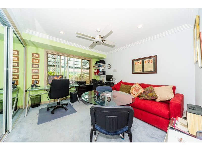 48 Peter Senior Court, Parkwood QLD 4214