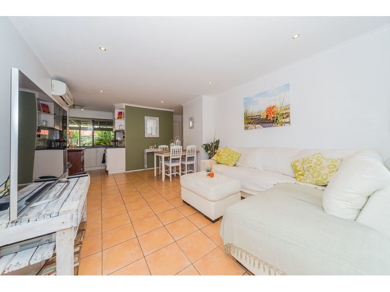 15/16 Telopea Street, Labrador QLD 4215