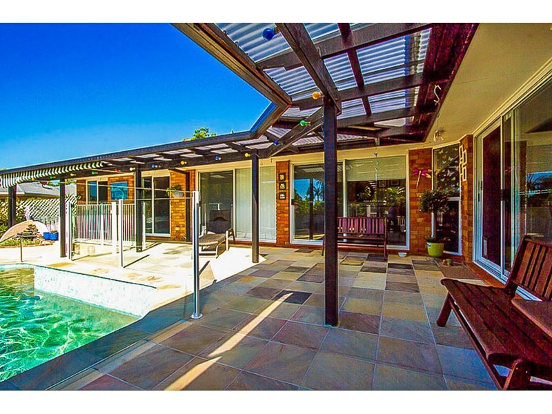 2 Rebbecchi Court, Parkwood QLD 4214