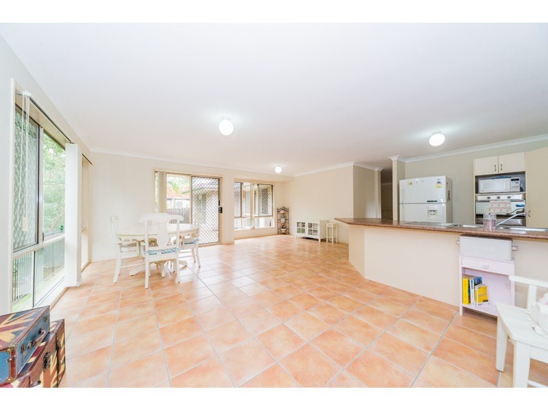 8 Watergum Parade, Molendinar QLD 4214