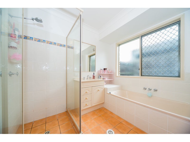 8 Watergum Parade, Molendinar QLD 4214