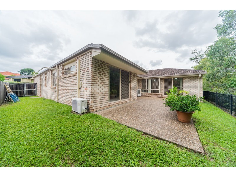 8 Watergum Parade, Molendinar QLD 4214