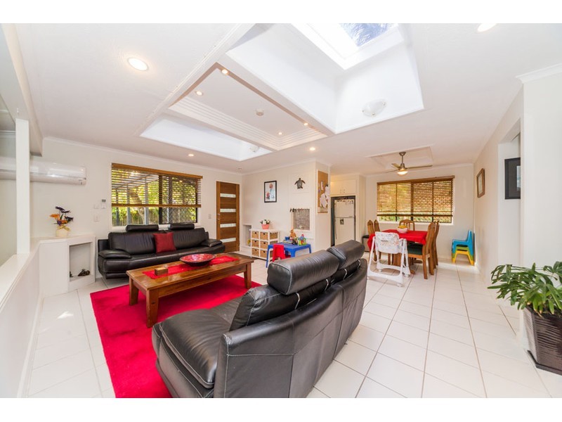 25 Sturt Street, Molendinar QLD 4214