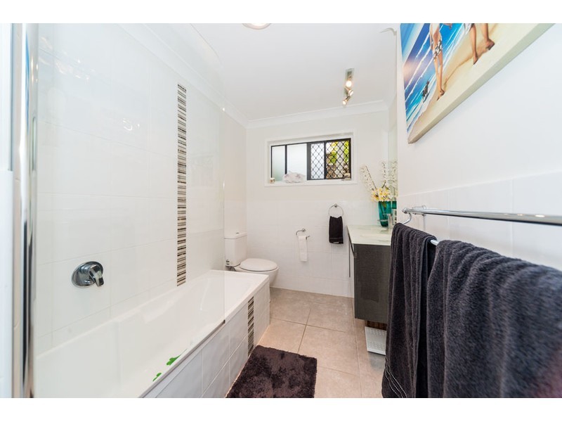 25 Sturt Street, Molendinar QLD 4214