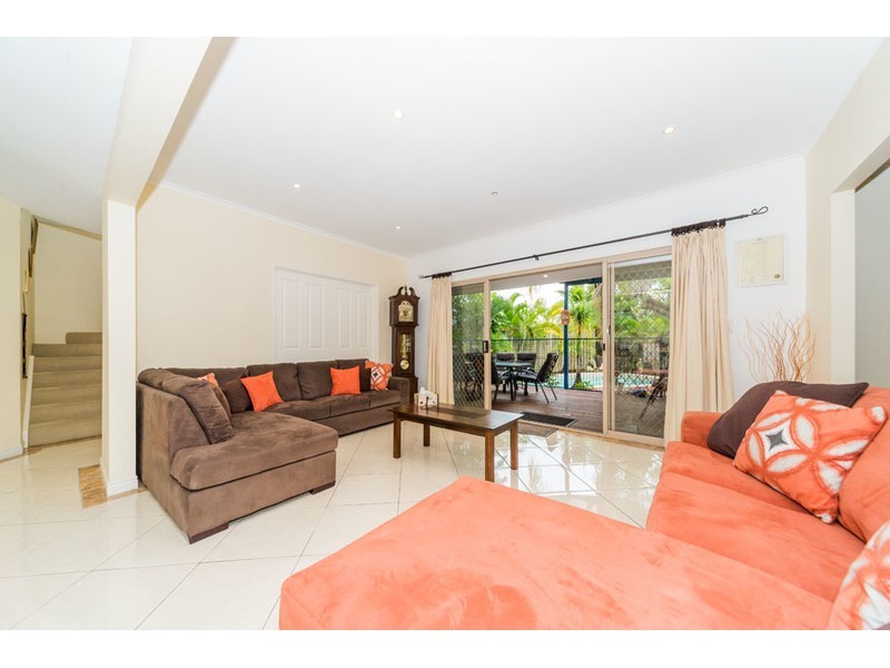 2 Greg Norman Crescent, Parkwood QLD 4214