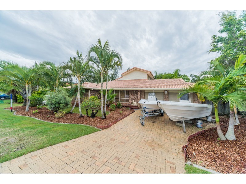 2 Greg Norman Crescent, Parkwood QLD 4214