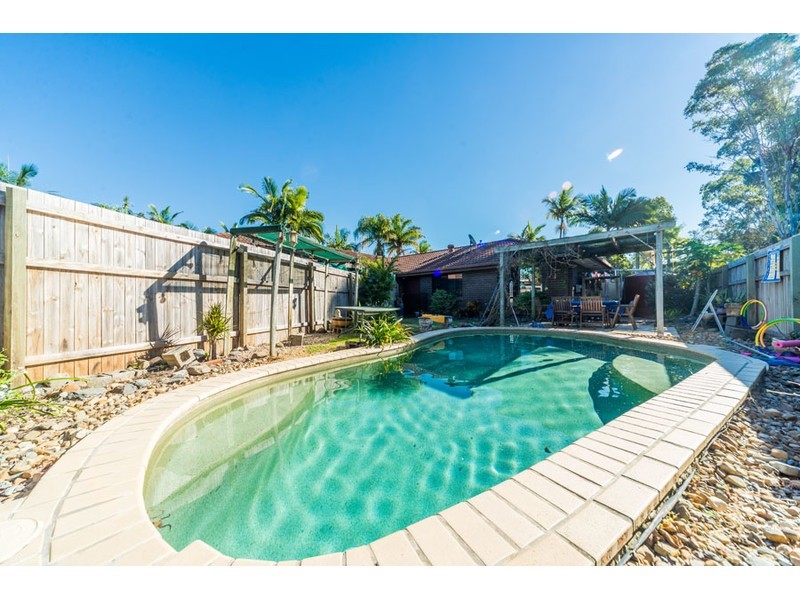 2/17 Stephenson Street, Labrador QLD 4215