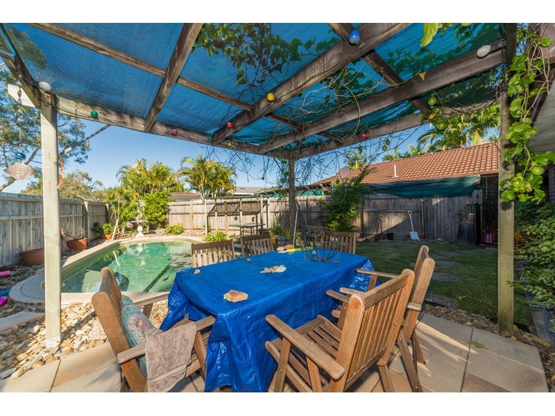 2/17 Stephenson Street, Labrador QLD 4215