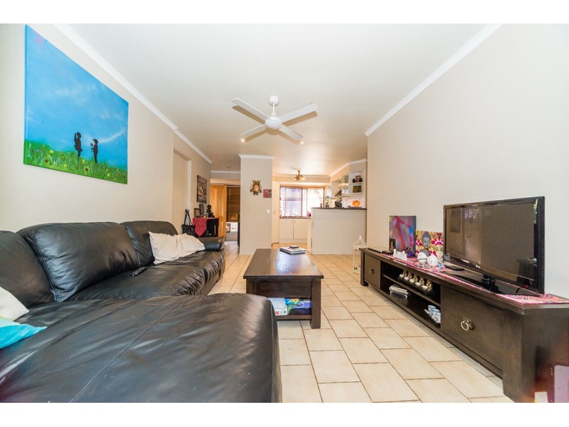 2/17 Stephenson Street, Labrador QLD 4215