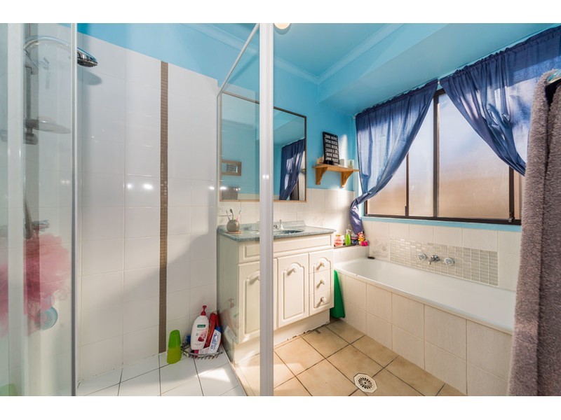 2/17 Stephenson Street, Labrador QLD 4215